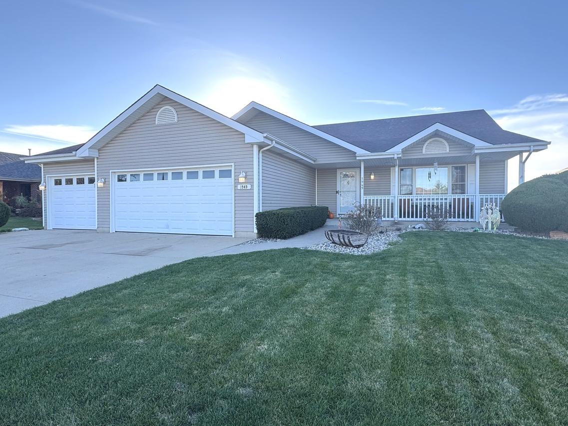 1949 Claire Dr., Bourbonnais, IL 60914