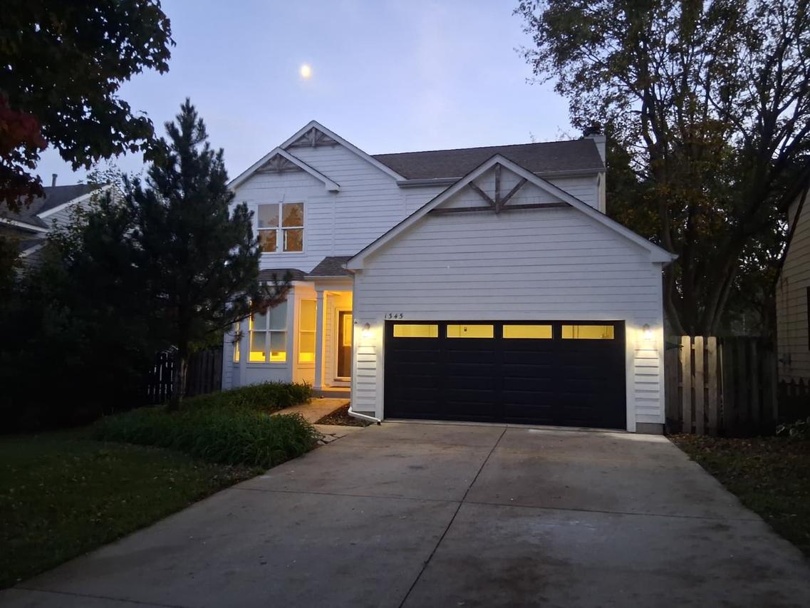 1345 Gardina Vista St., Crystal Lake, IL 60014