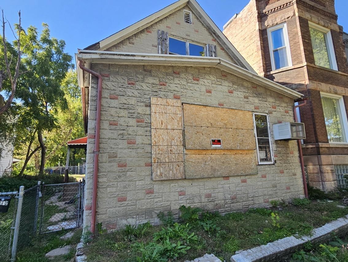 6532 S Eberhart Ave., Chicago, IL 60637