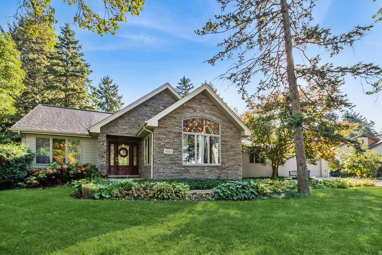 11933 S Harold Ave., Palos Heights, IL 60463