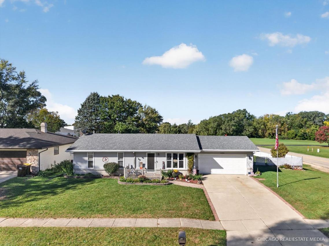 4490 Applewood Ln., Loves Park, IL 61111