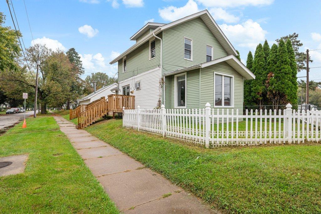 1559 28 Ave., Moline, IL 61265