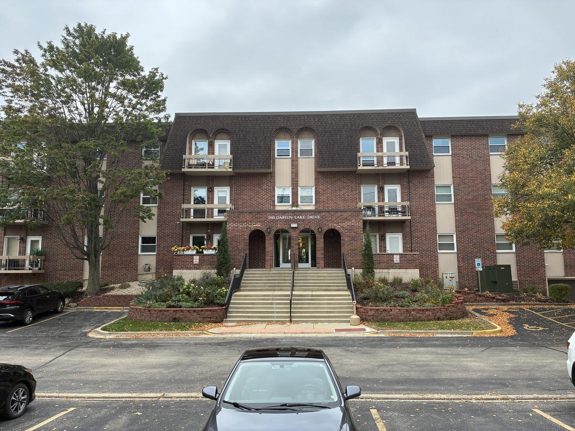 1501 Darien Lake Dr. #307, Darien, IL 60561