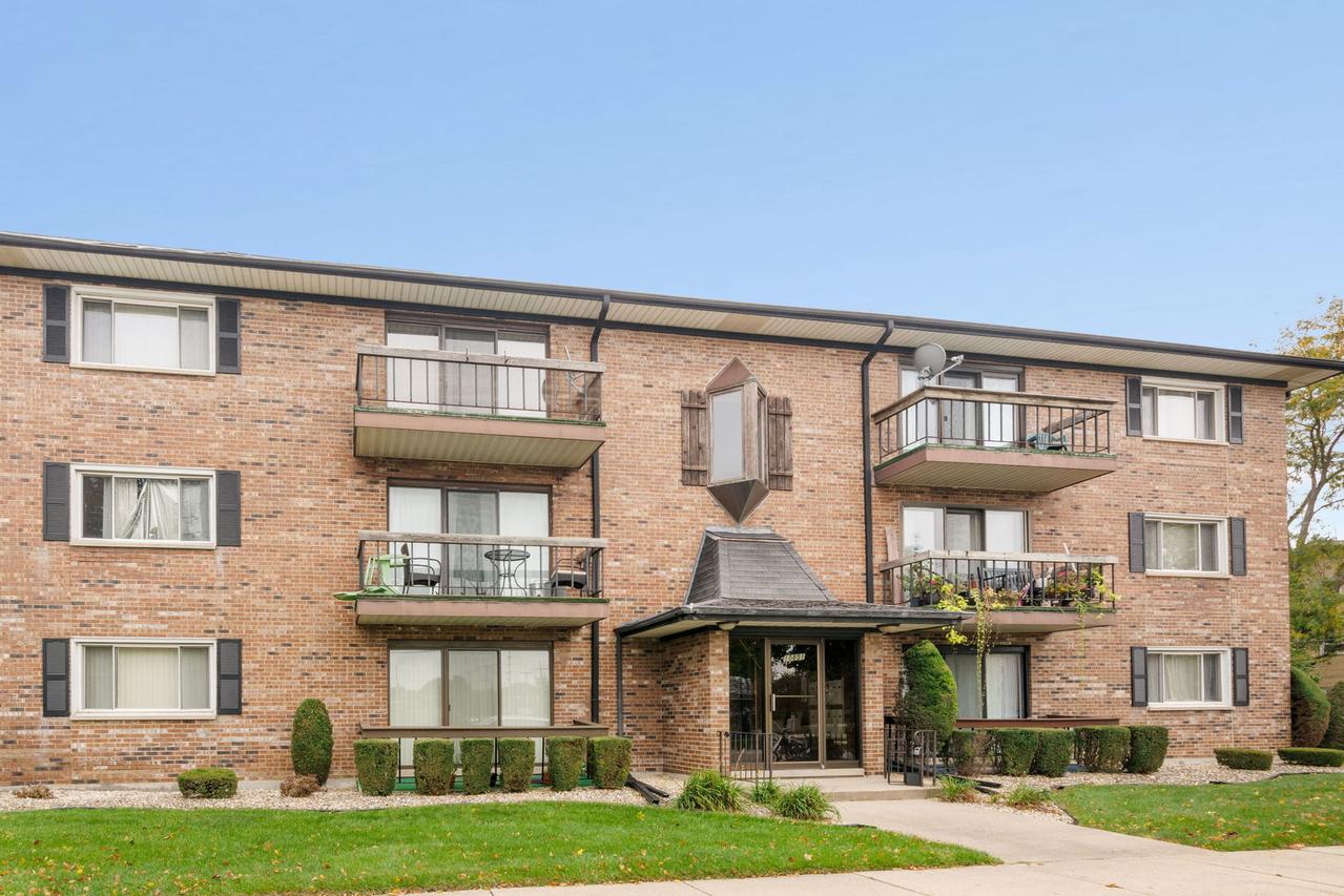 10851 S Keating Ave. #3C, Oak Lawn, IL 60453