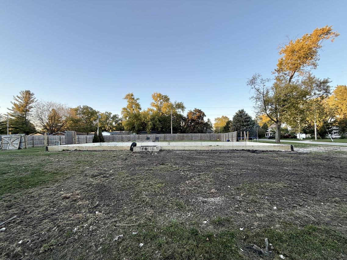 215 E James St., Forrest, IL 61741