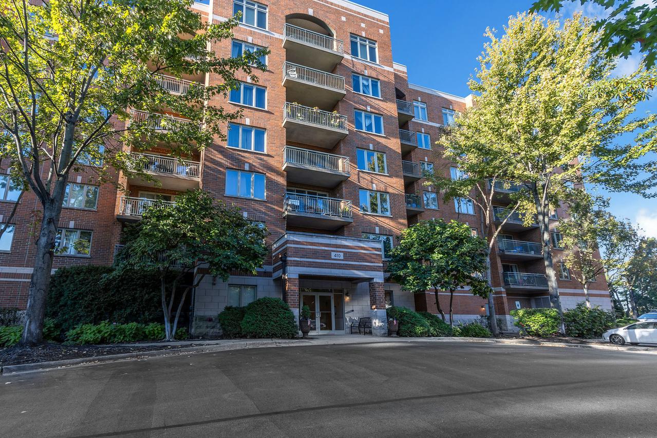 410 S Western Ave. #503, Des Plaines, IL 60016