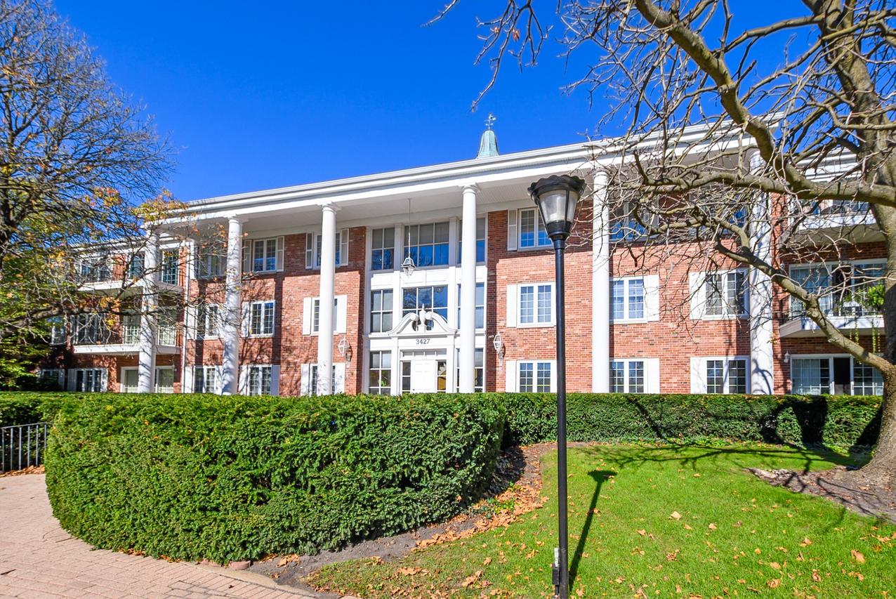 3427 Vollmer Rd. #309, Flossmoor, IL 60422