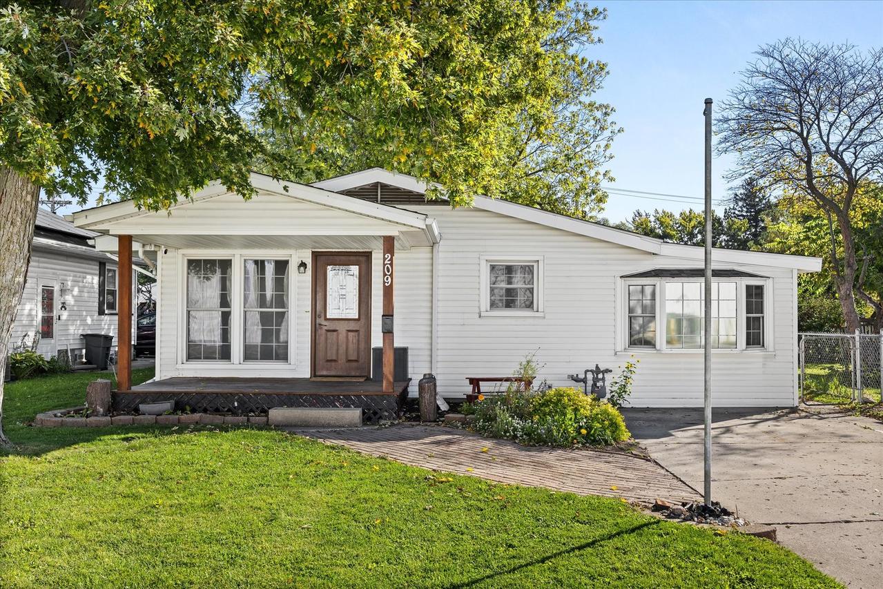 209 Iowa Ave., Streator, IL 61364