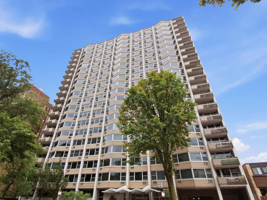 555 W Cornelia Ave. #1002, Chicago, IL 60657