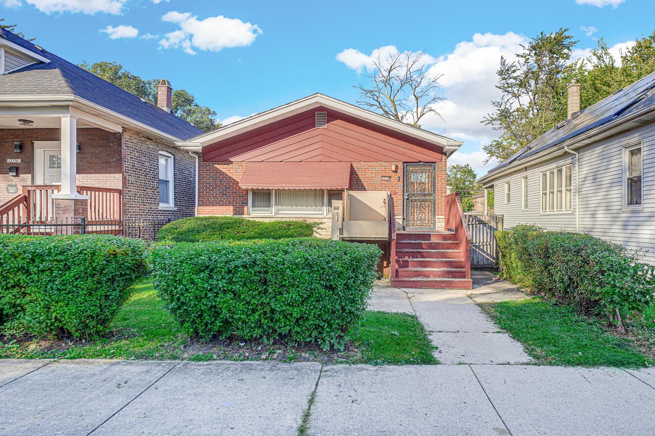 12326 S Perry Ave., Chicago, IL 60628