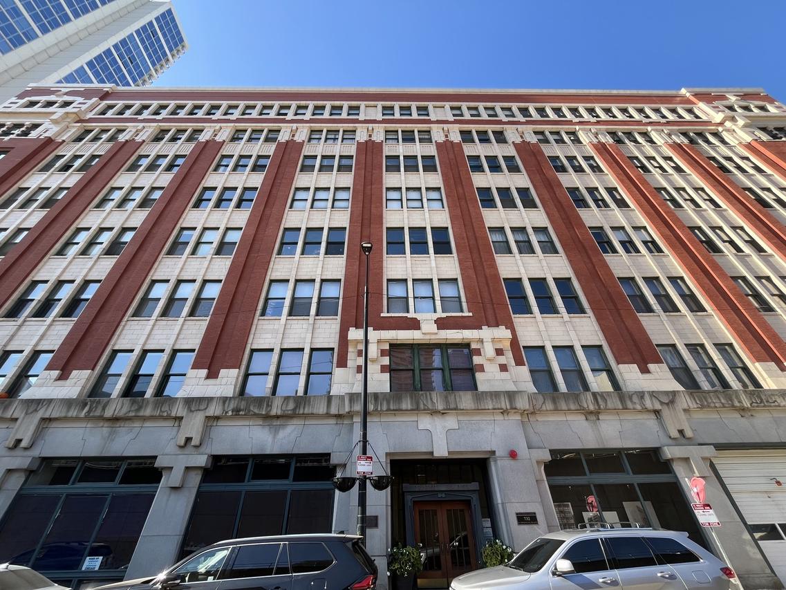 732 S Financial Pl. #410, Chicago, IL 60605
