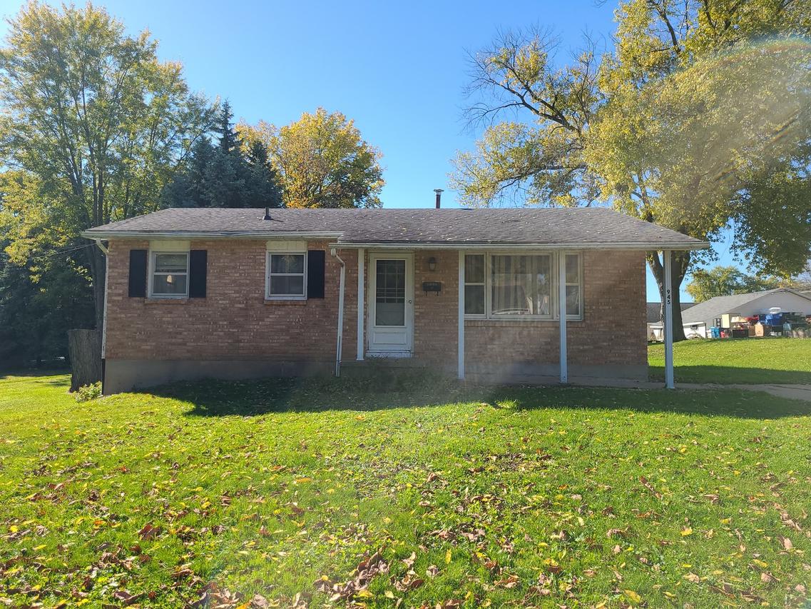 945 N Brinton Ave., Dixon, IL 61021