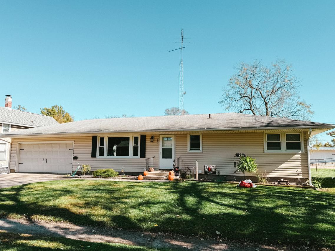 219 N Mason Ave., Amboy, IL 61310