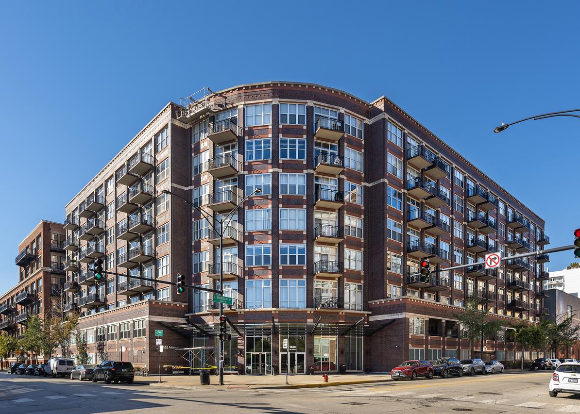 1000 W Adams St. #505, Chicago, IL 60607