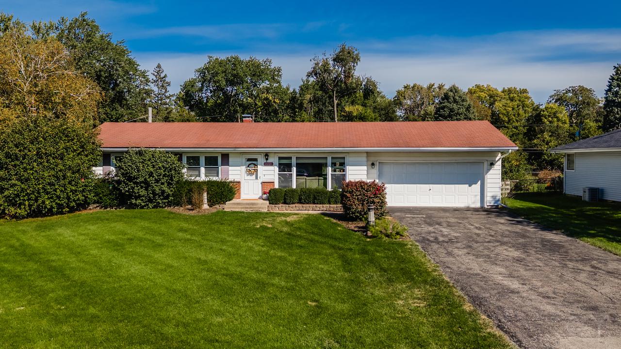 2229 Garden Rd., Aurora, IL 60506