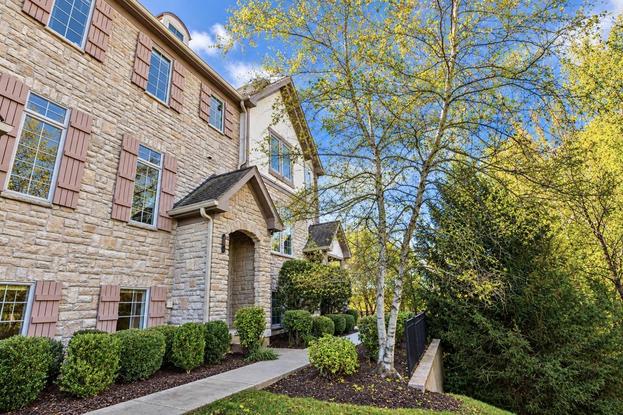 285 Regency Ct. #E, Wauconda, IL 60084