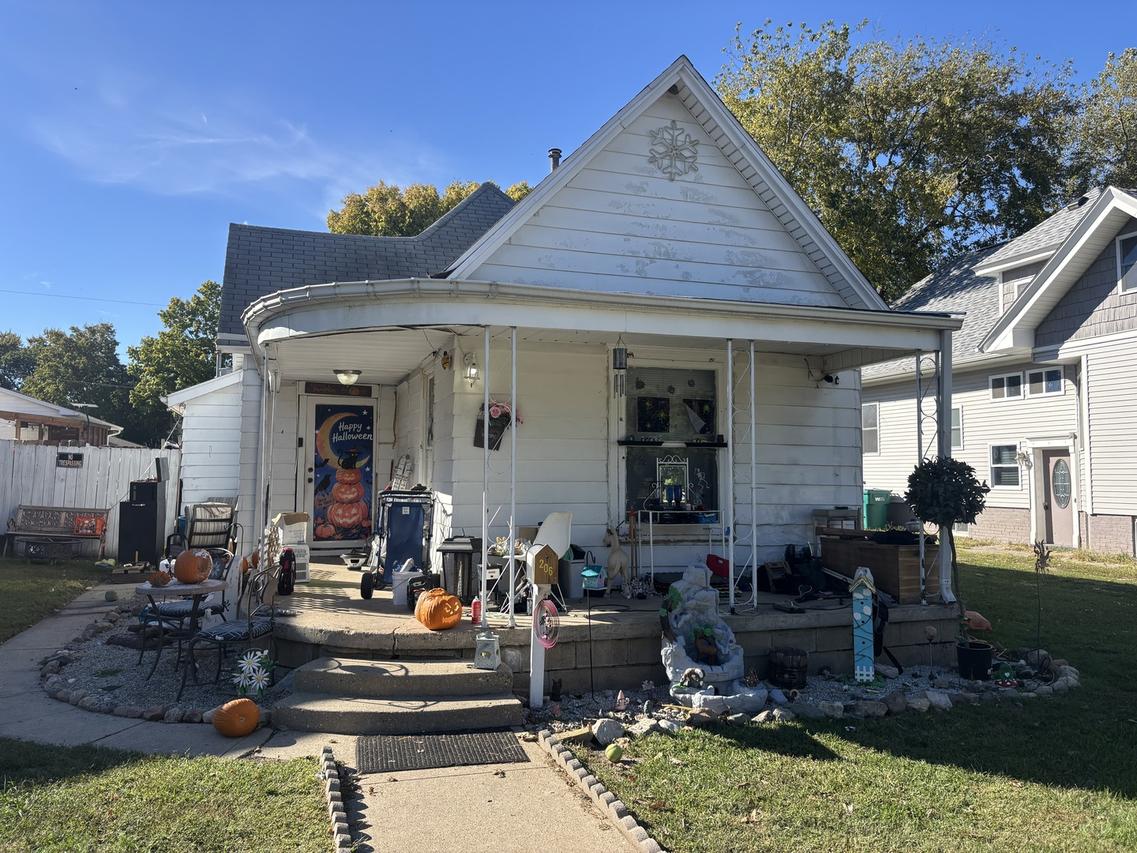 206 N Oak St., Villa Grove, IL 61956