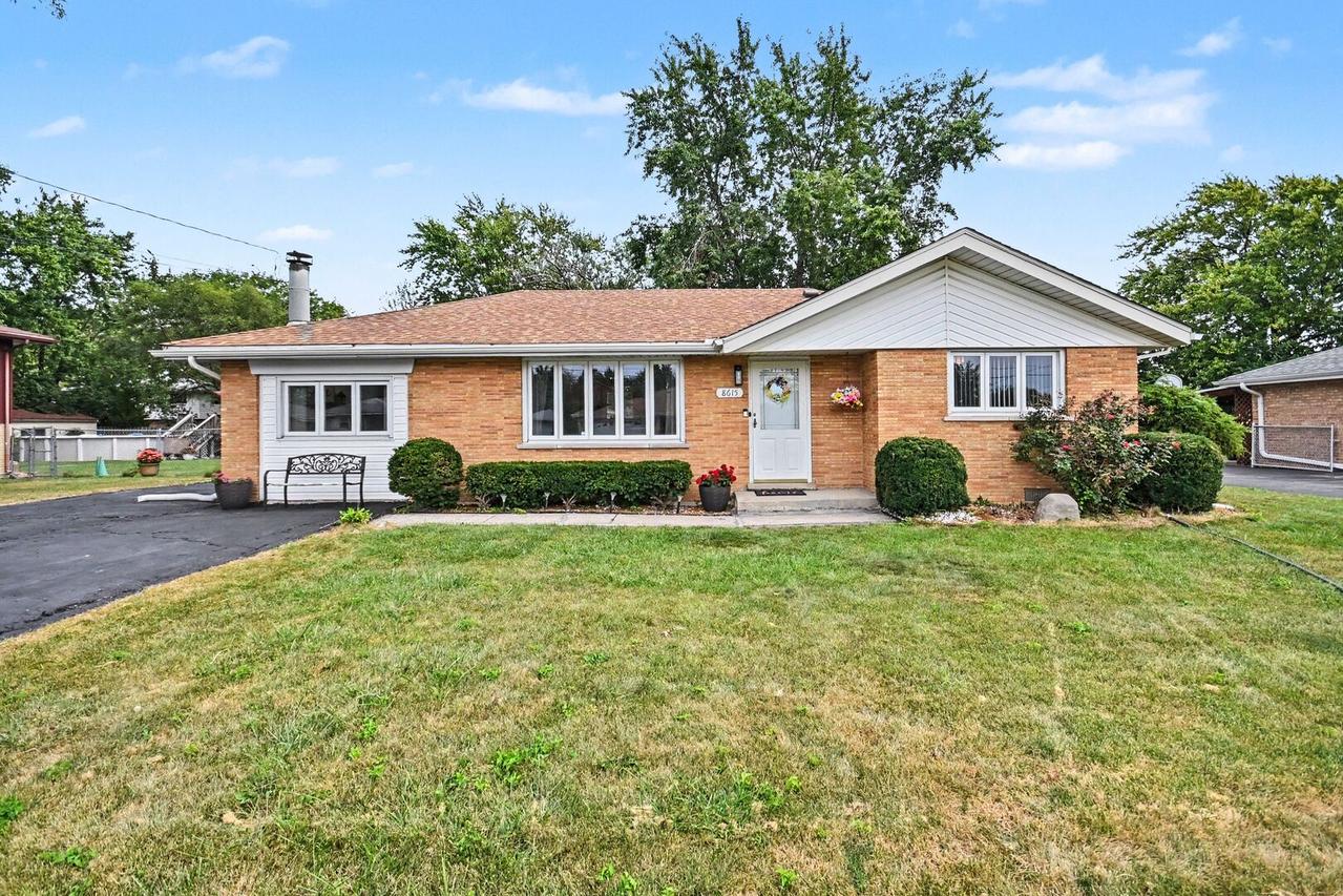 8615 Lawler Ave., Burbank, IL 60459