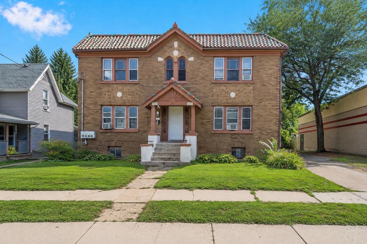 1119 9th Ave., Rockford, IL 61104