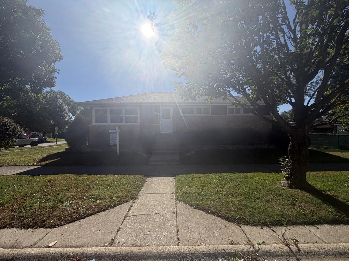9700 S 51st Ave., Oak Lawn, IL 60453