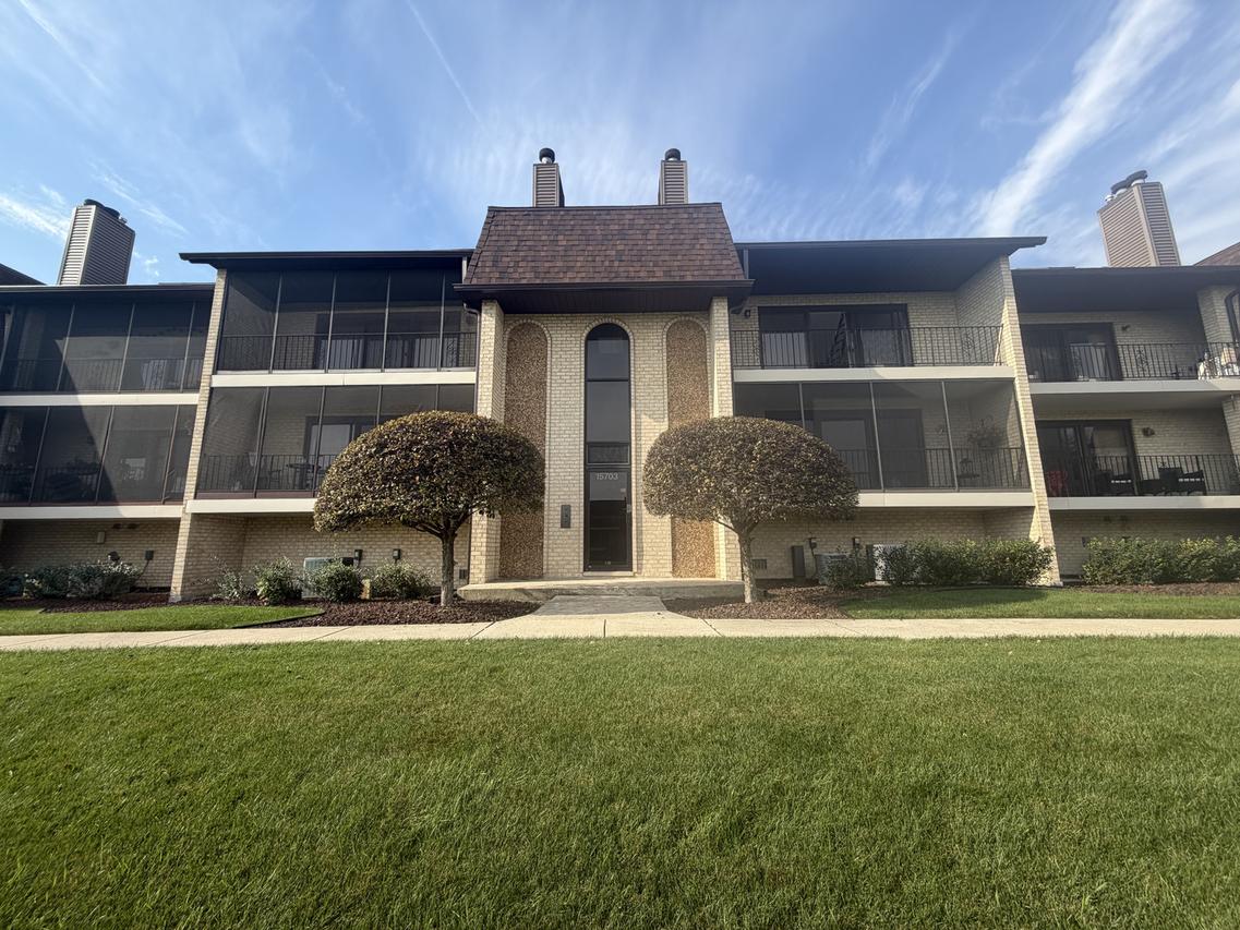 15703 Deerfield Ct. #2N, Orland Park, IL 60462