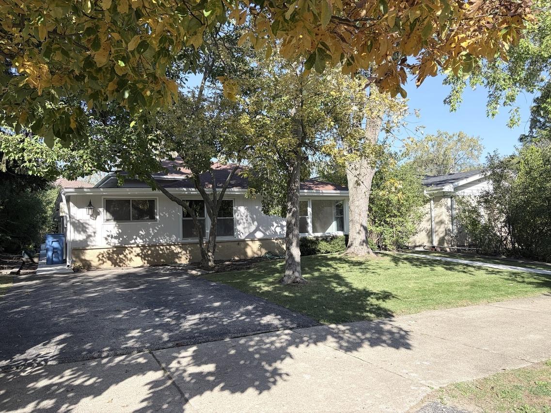 1751 Clavey Rd., Highland Park, IL 60035