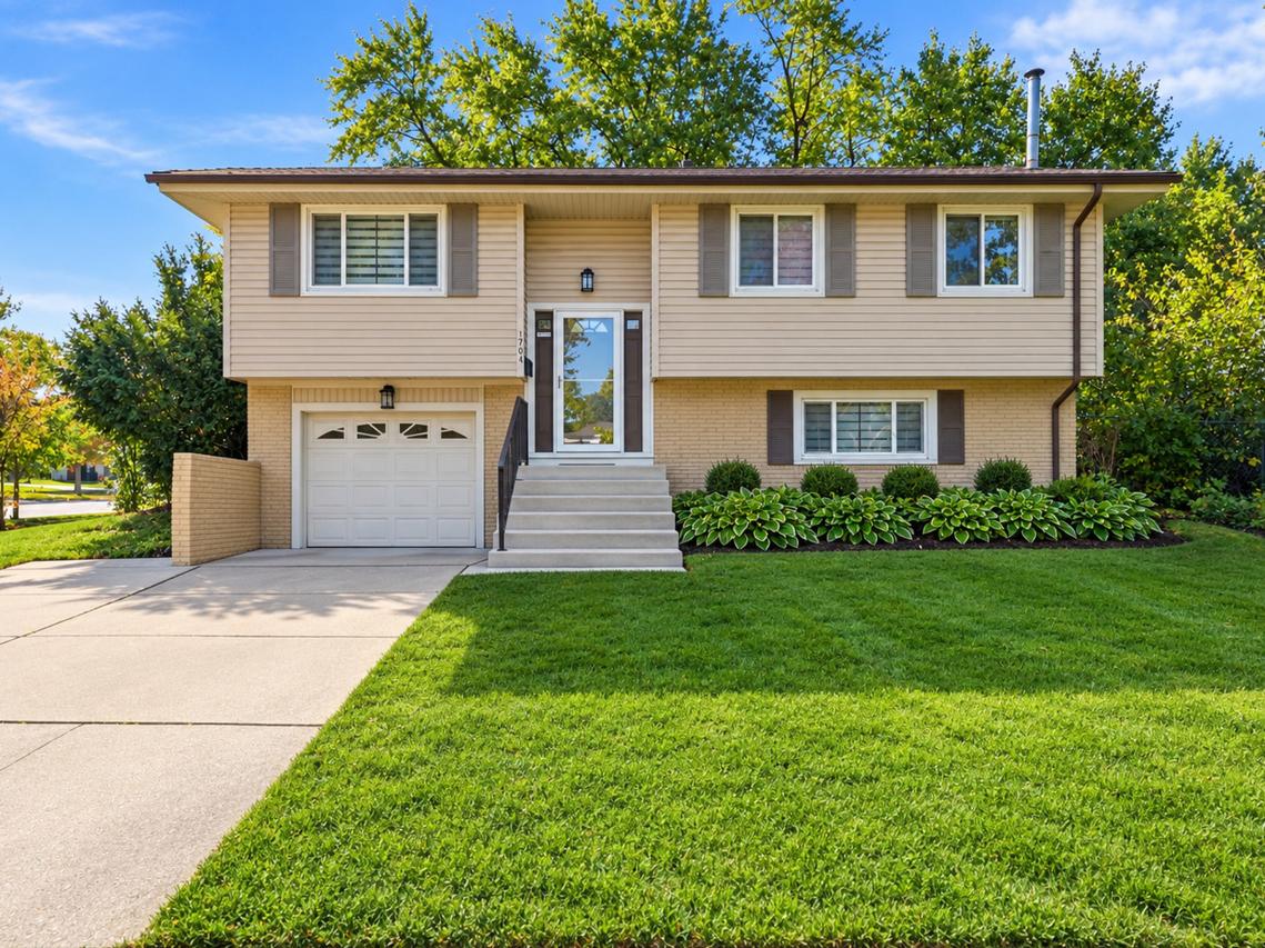 1701 Hartmann Dr., Schaumburg, IL 60193