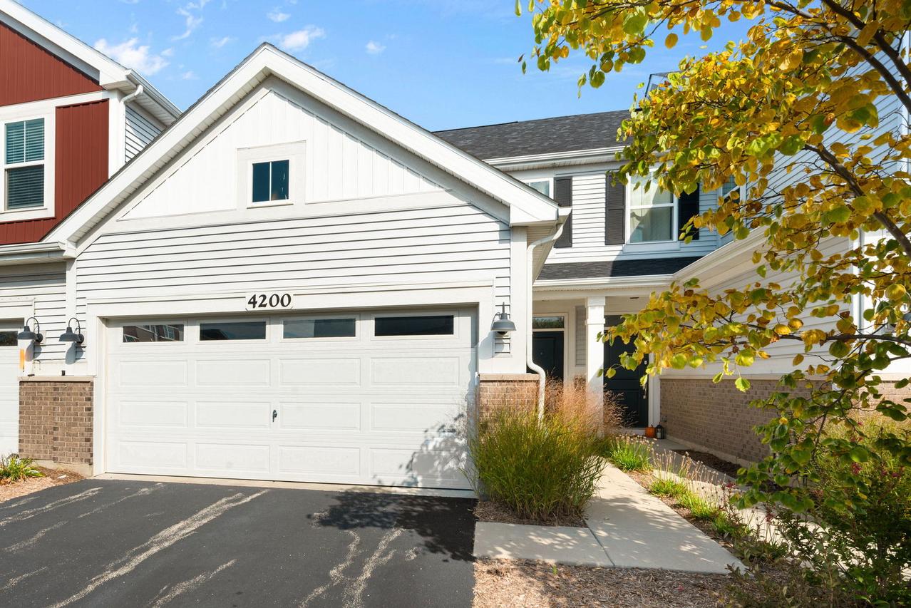 4200 Calder Ln., Aurora, IL 60504