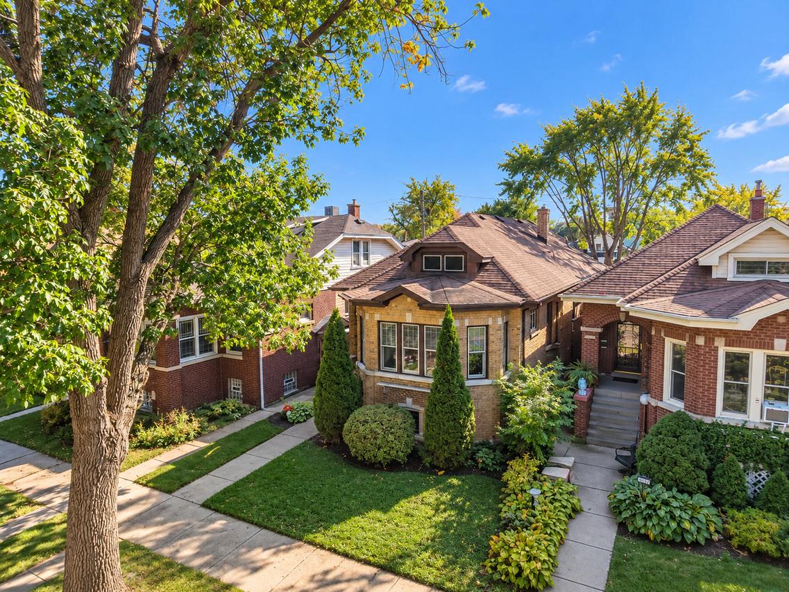 5535 W Pensacola Ave., Chicago, IL 60641