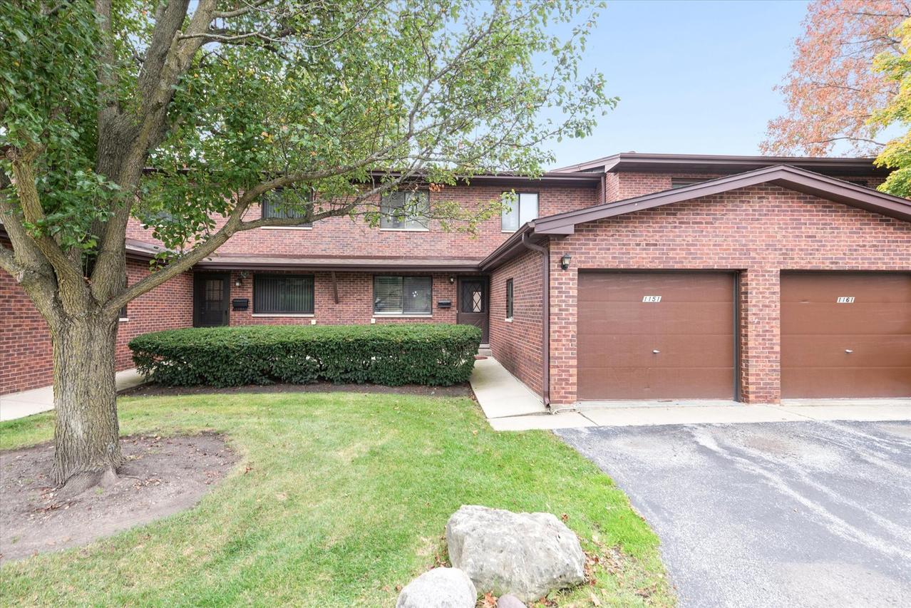1151 Geneva Ln., Lake Zurich, IL 60047
