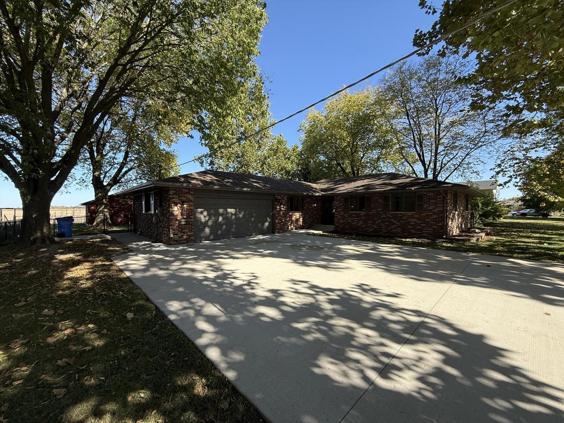 60 Oak St., South Wilmington, IL 60474