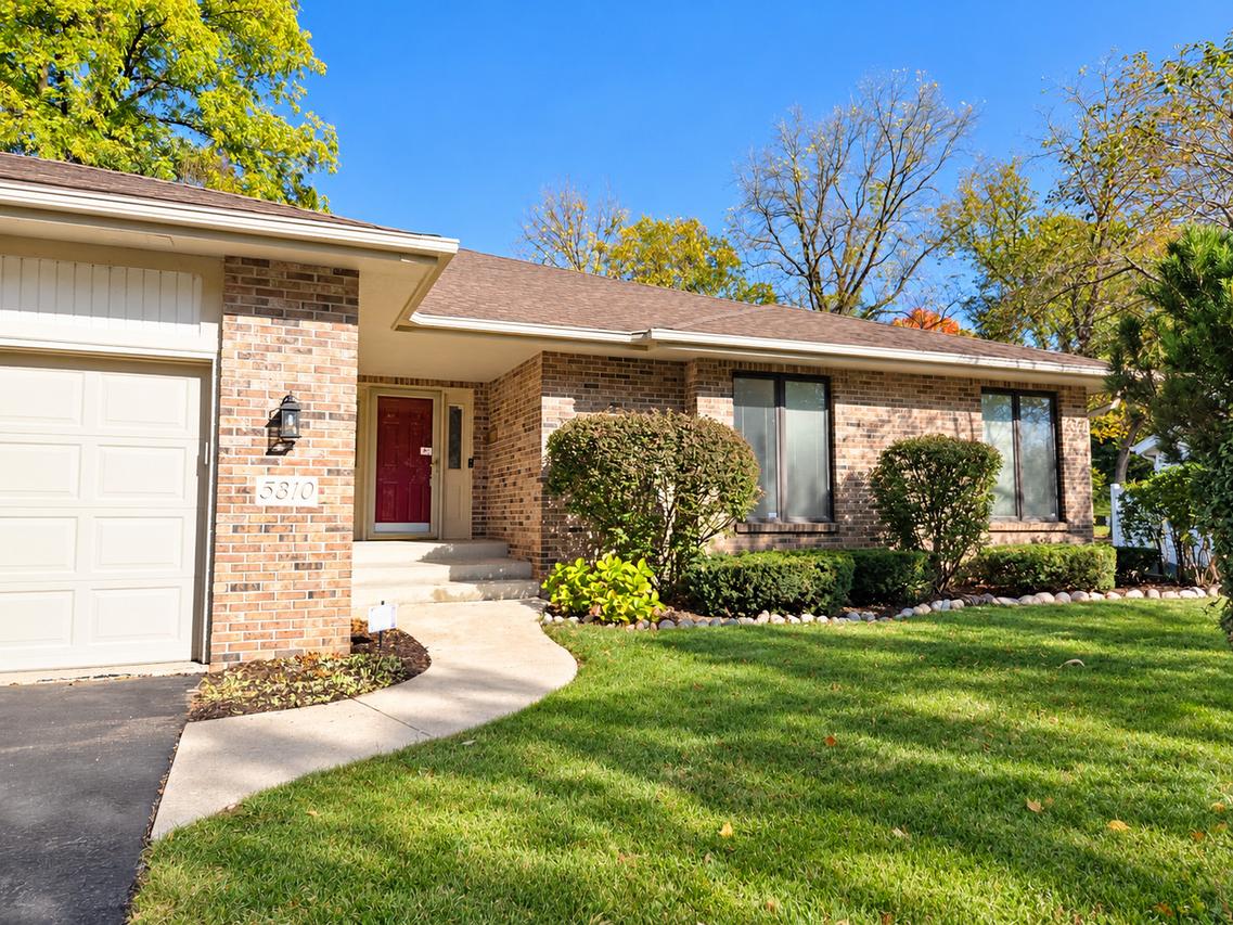 5310 Regents Park Rd., Rockford, IL 61107