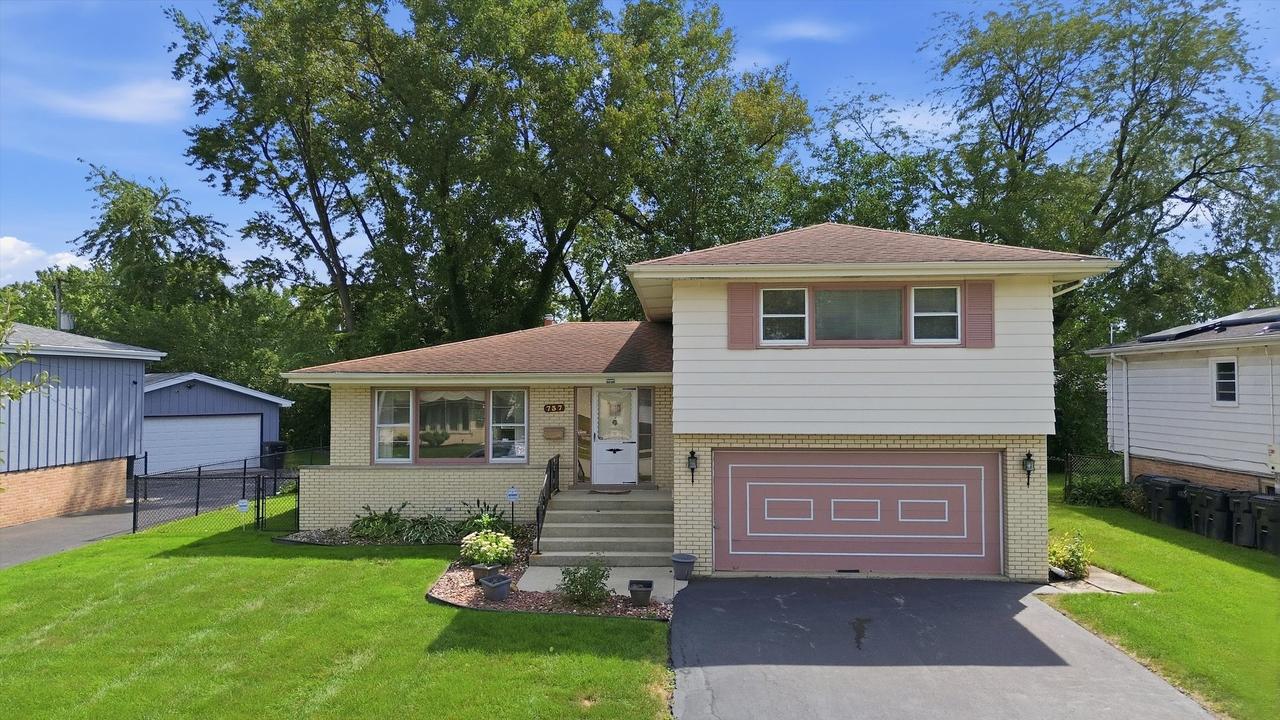 737 E 170th Pl., South Holland, IL 60473
