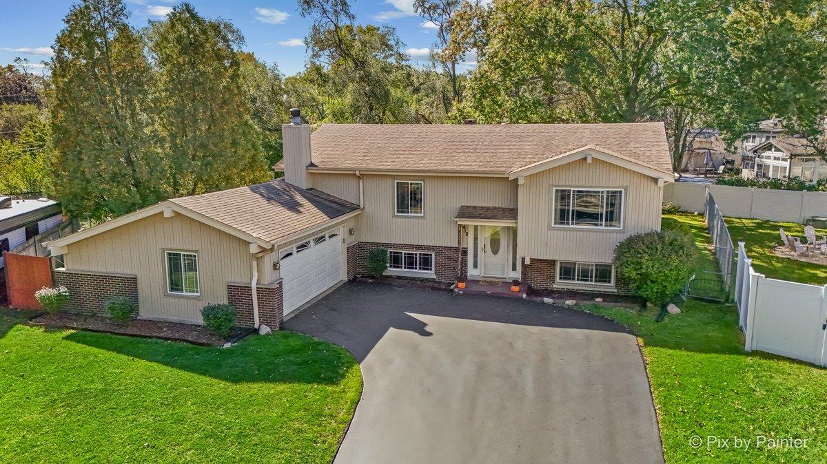 418 N Regal Ct., Addison, IL 60101