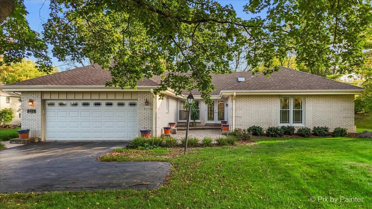 994 Commonwealth Ct., Barrington, IL 60010