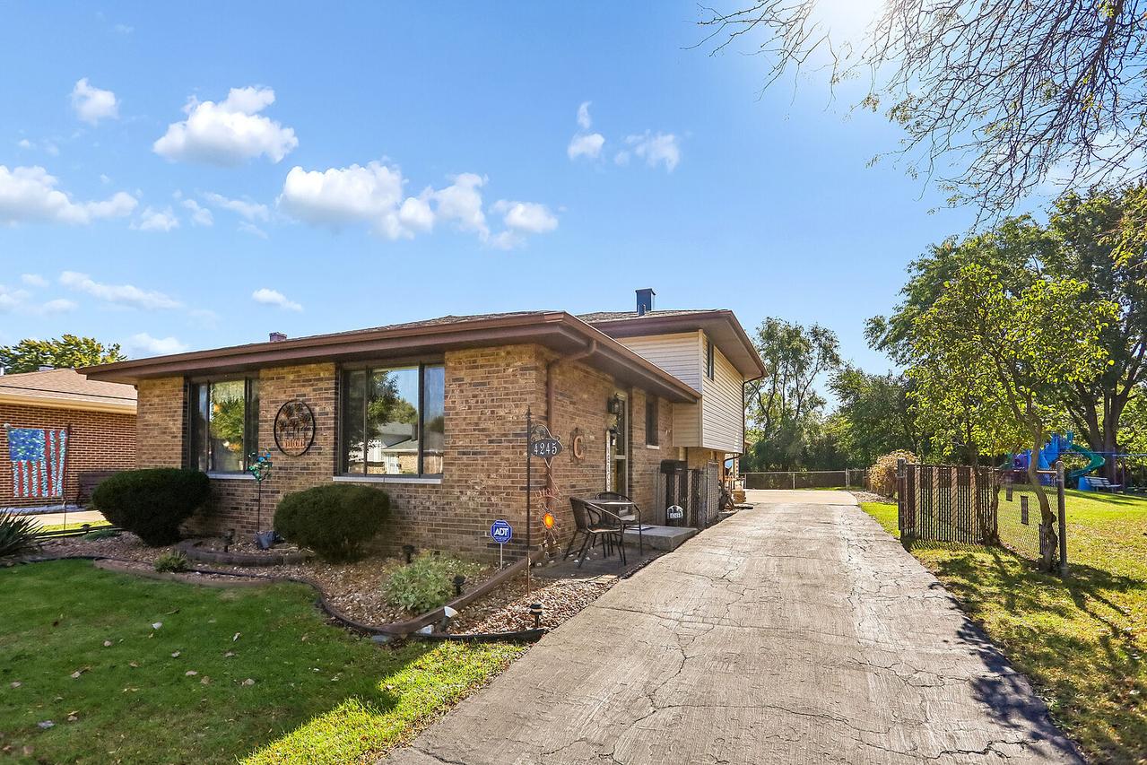 4245 W Termunde Dr., Alsip, IL 60803
