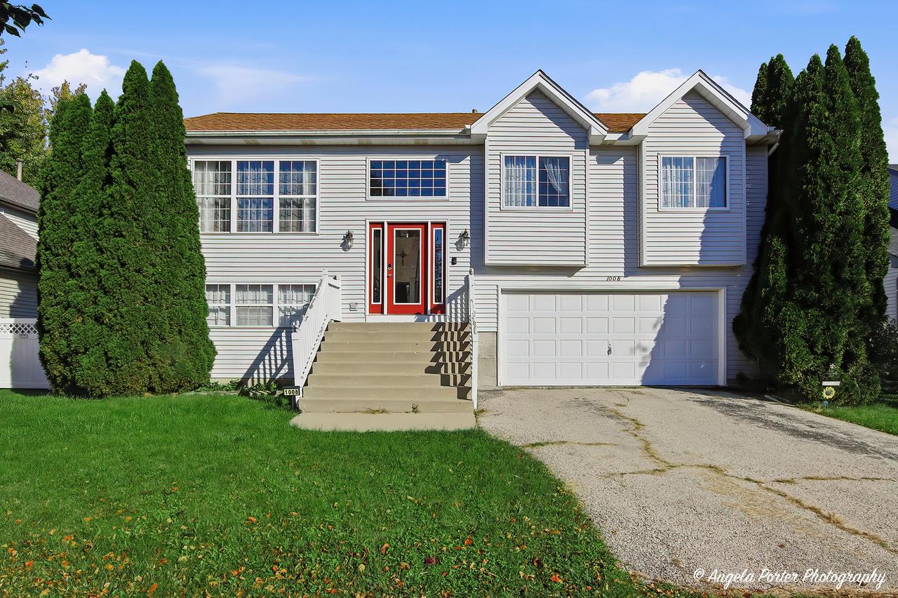 1008 Dewey St., Harvard, IL 60033