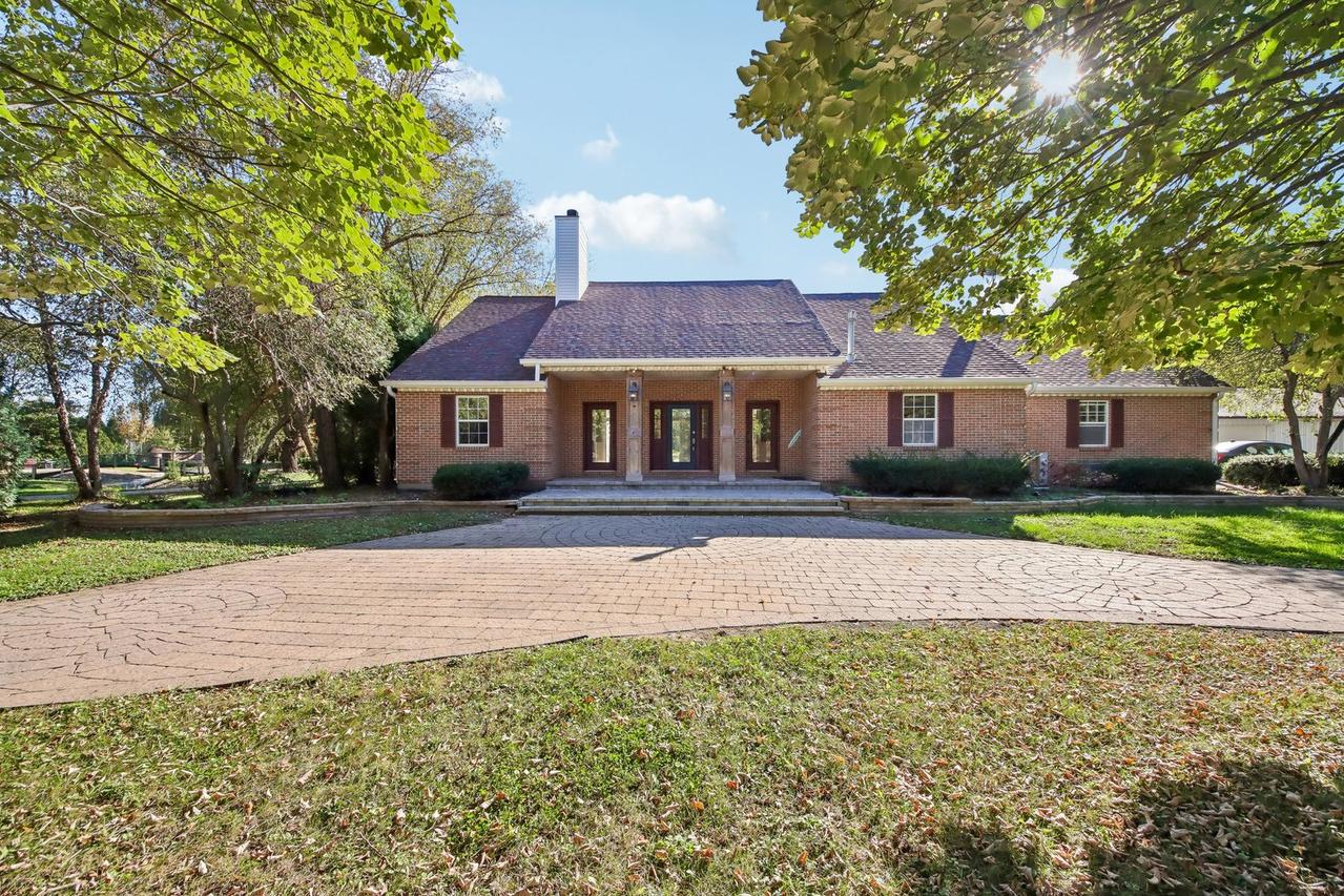 47W975 Lenschow Rd., Hampshire, IL 60140