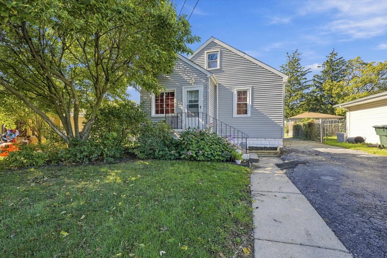 15102 Lavergne Ave., Oak Forest, IL 60452