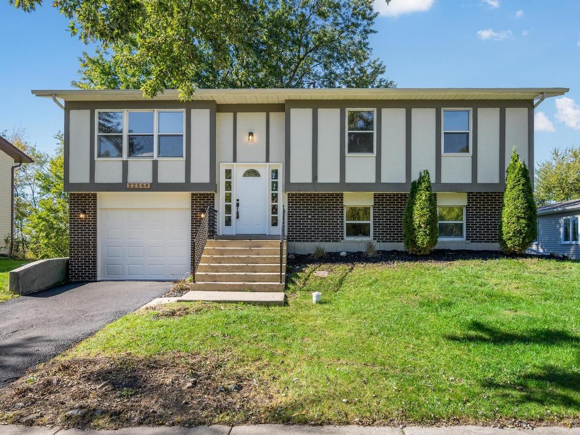 22544 Imperial Dr., Richton Park, IL 60471
