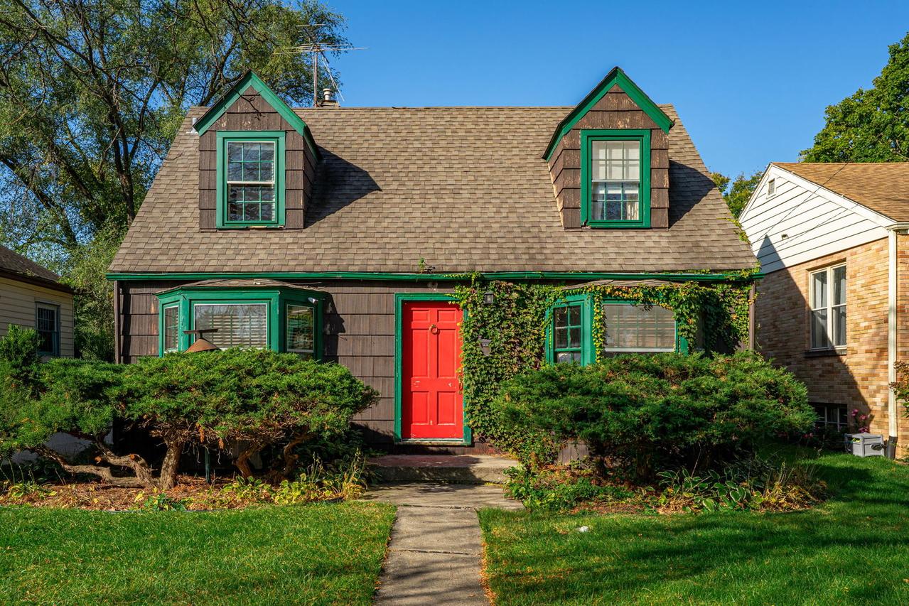 30 N Wisconsin Ave., Villa Park, IL 60181
