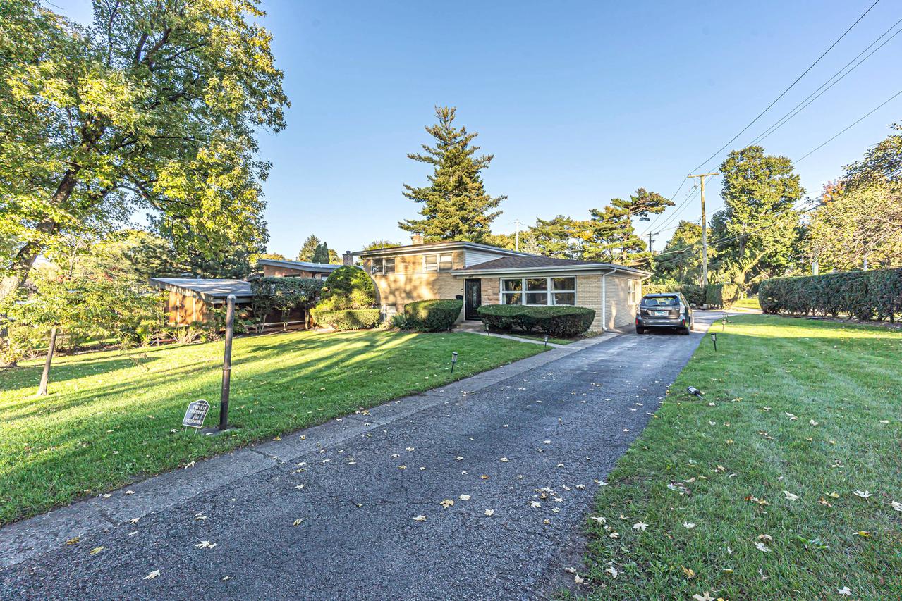 200 Sunset Dr., Wilmette, IL 60091