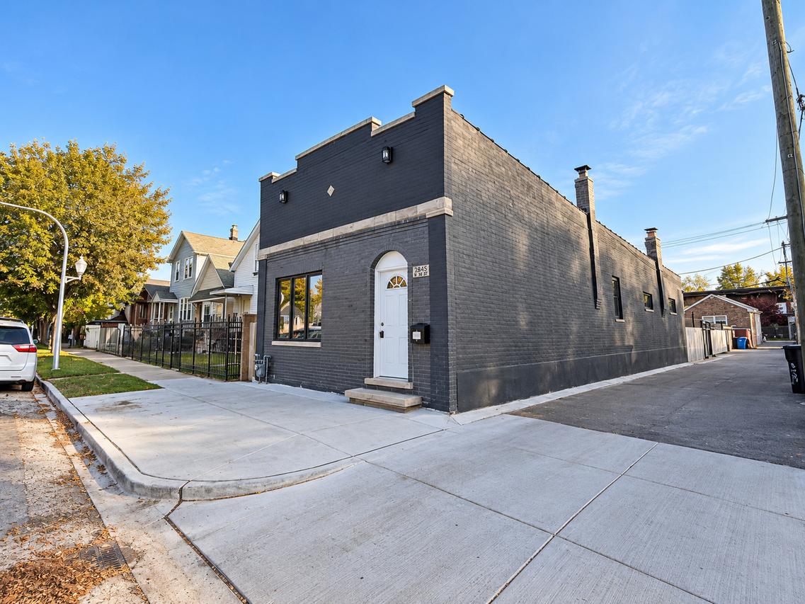 2845 W 36th St., Chicago, IL 60632