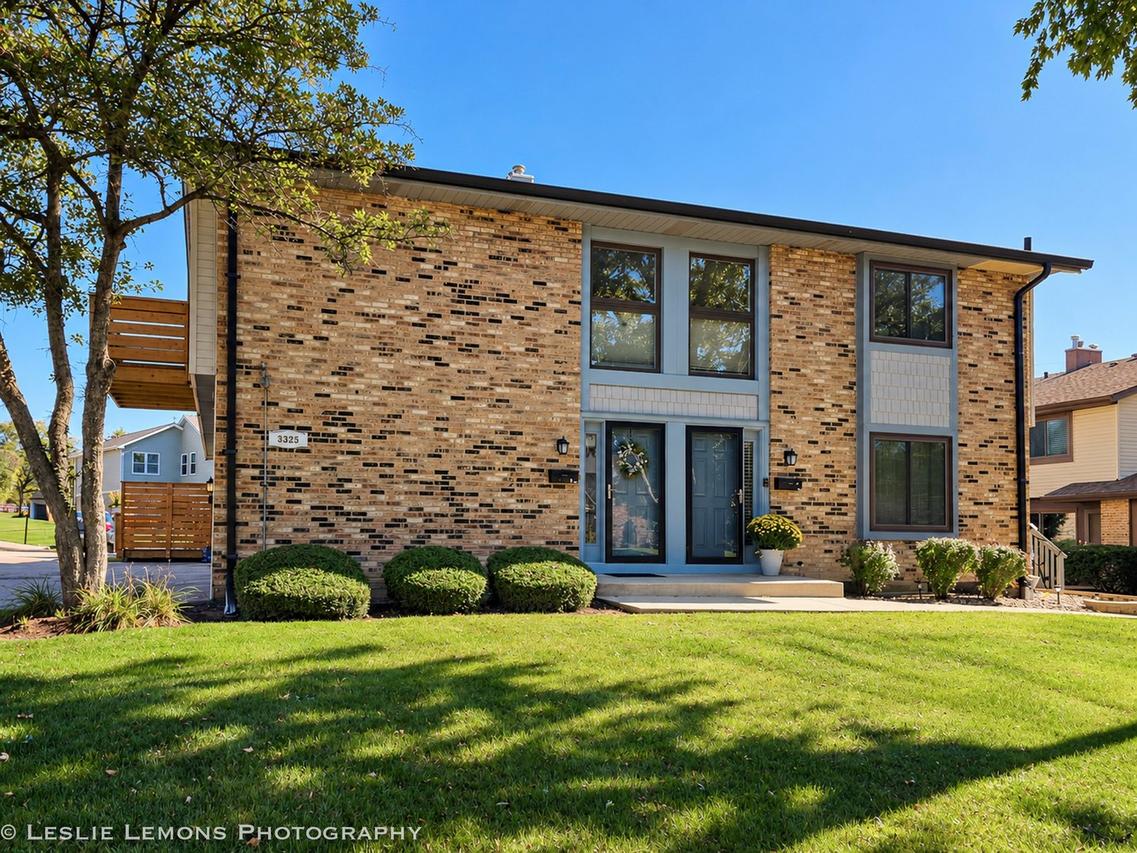 8329 Portsmouth Dr. #C, Darien, IL 60561