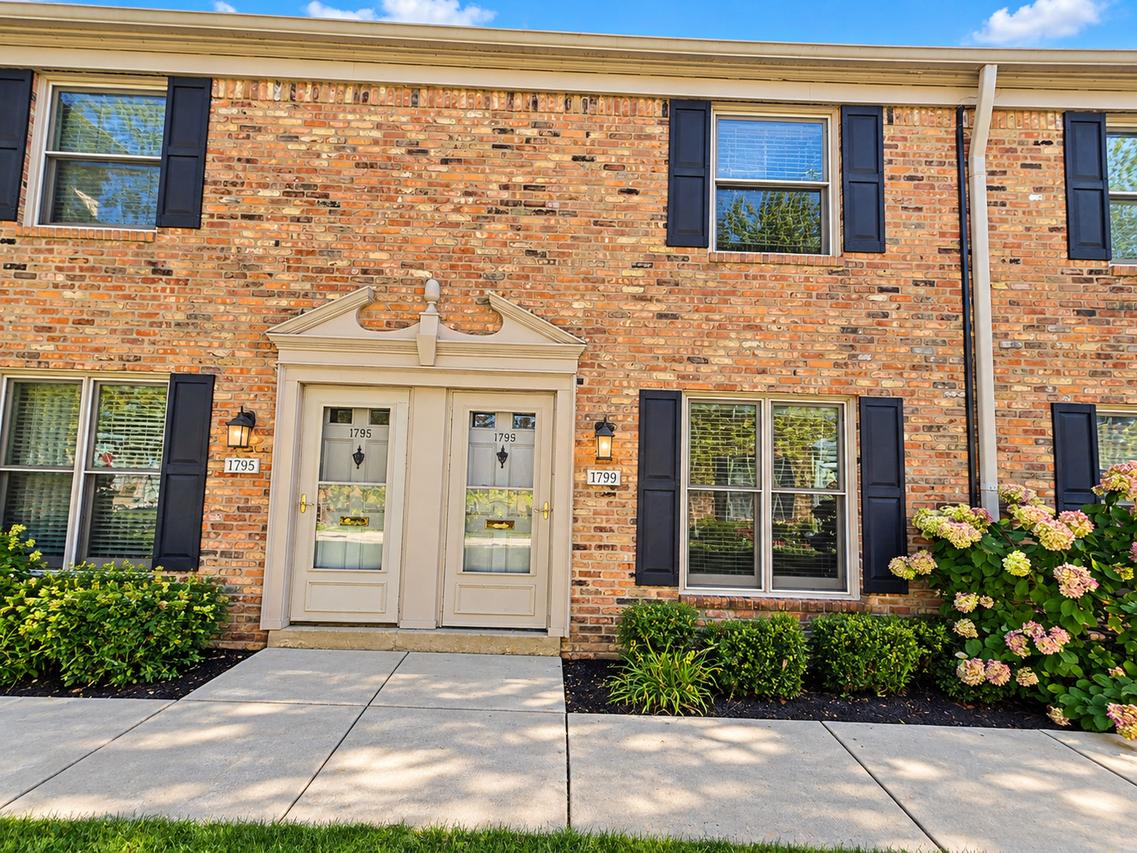 1799 Sessions Walk, Hoffman Estates, IL 60169