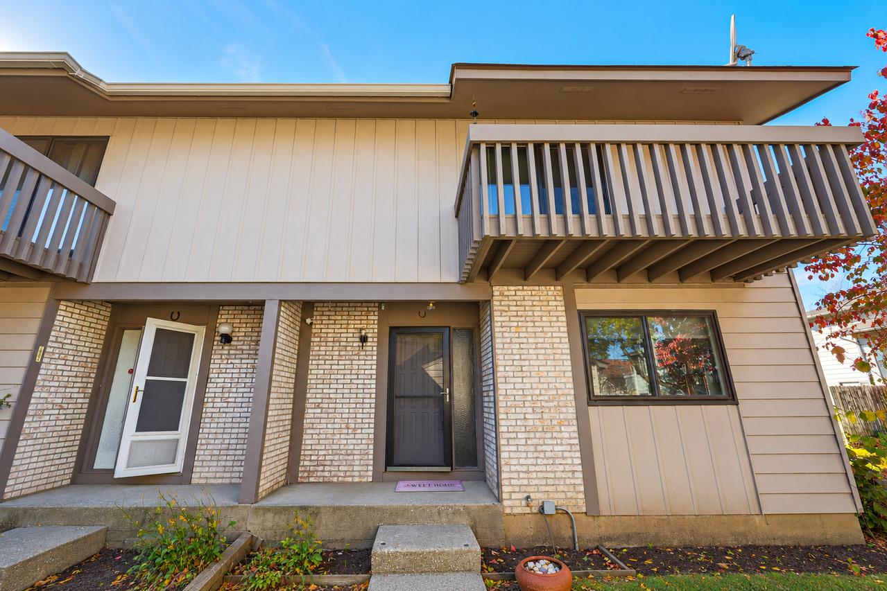 826 Hughes Pl., Vernon Hills, IL 60061