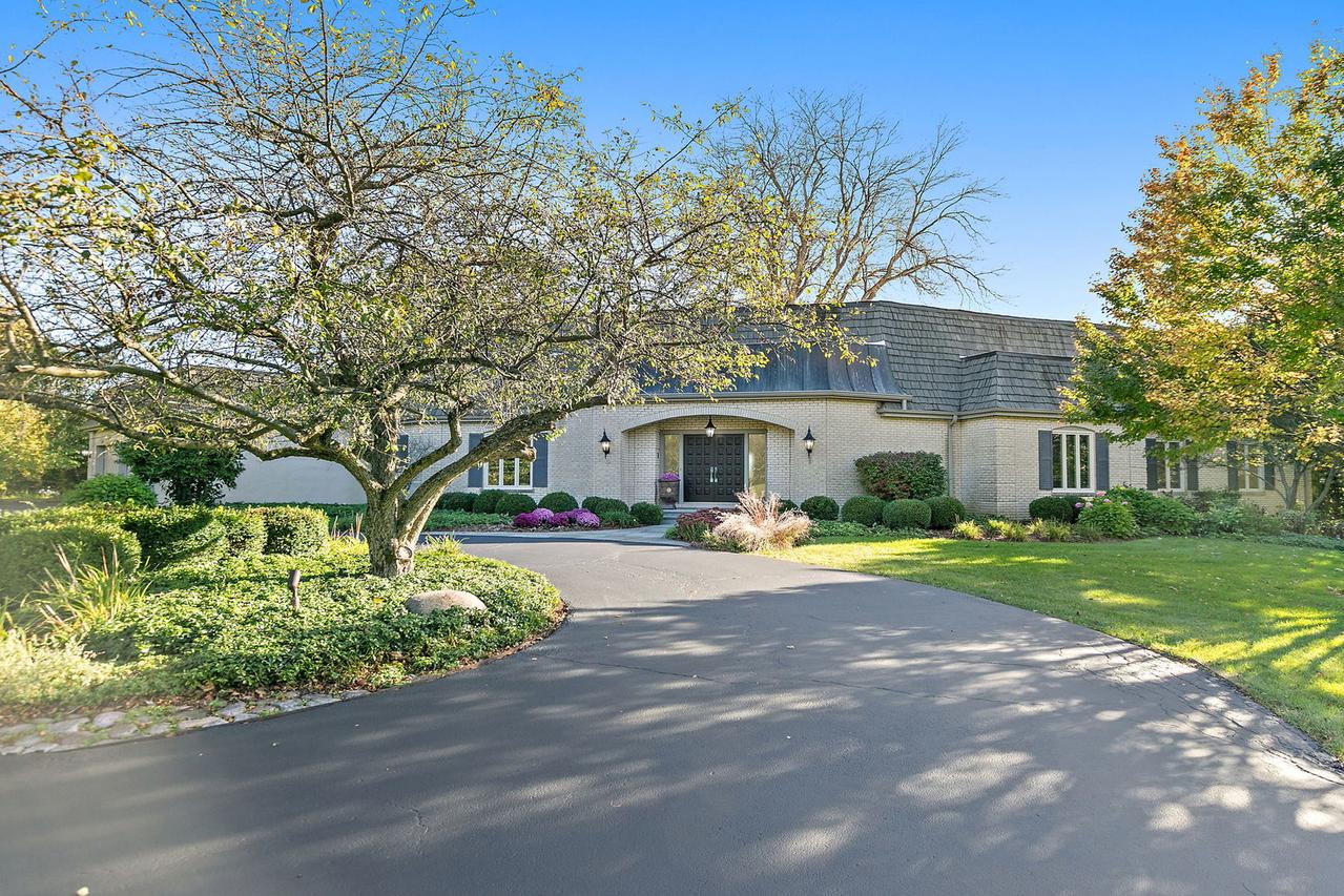 418 W County Line Rd., Barrington Hills, IL 60010