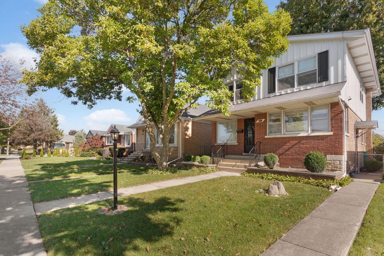 2313 13th St., North Riverside, IL 60546