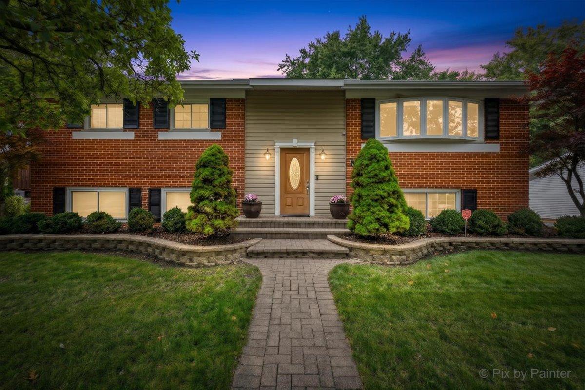 1205 E Patten Dr., Palatine, IL 60074