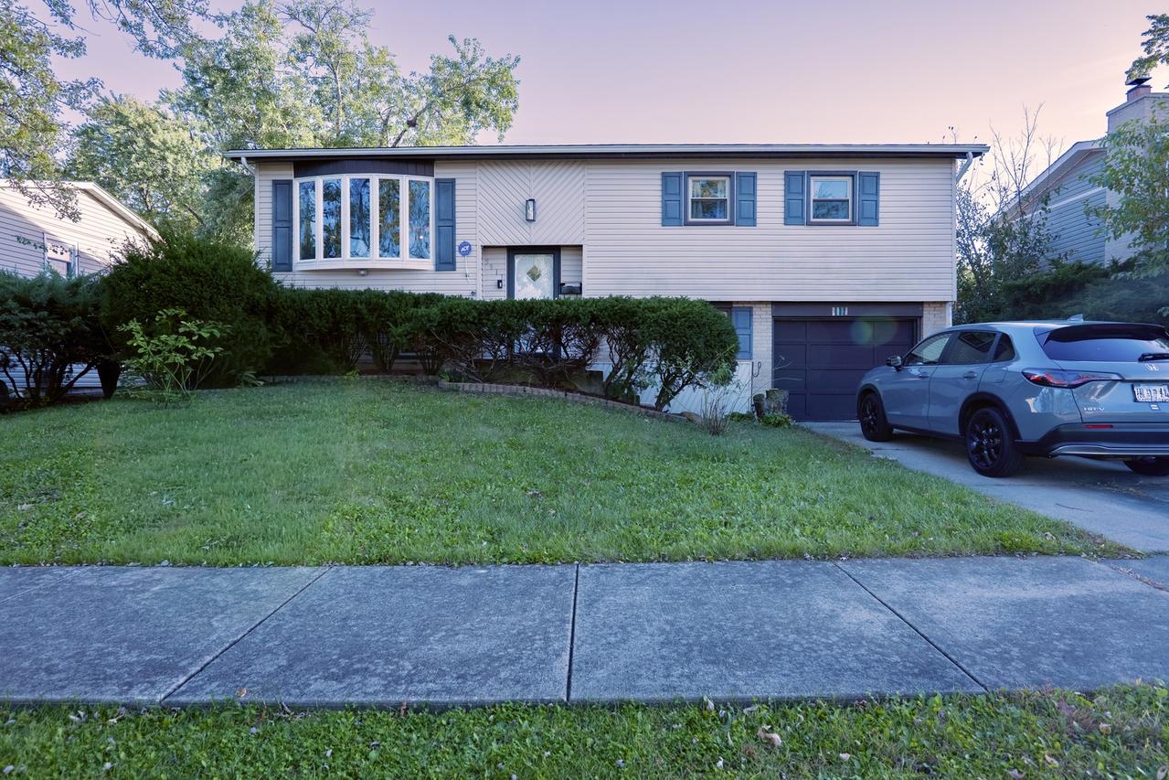 5917 Edward Dr., Oak Forest, IL 60452